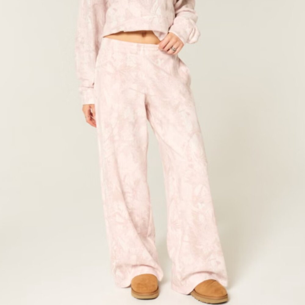 HOLLISTER Camo Baggy Sweatpants